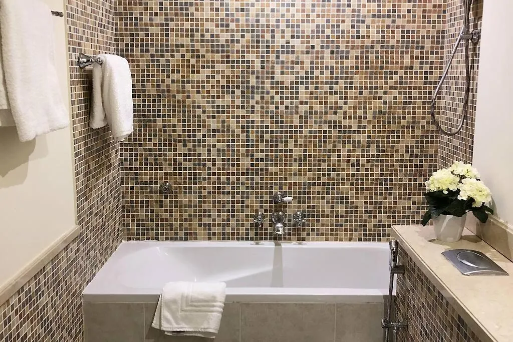 2 Bedroom Old Town Garden Apartment - The 108 Residences Dubaj